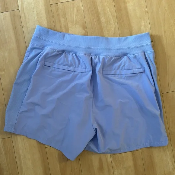 Athleta Brooklyn short - Picture 4 of 4